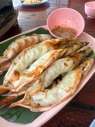 ร้านอาหาร ประมงทิพย์ เขาสามมุข