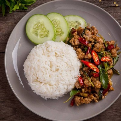 กะเพราหมู,ไก่