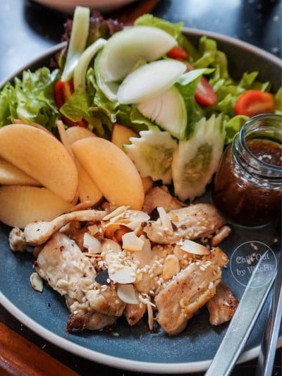 สลัดอกไก่