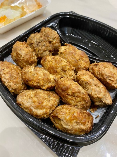 หมูก้อนทอดคุณนายจุ๋ม 12 ชิ้น