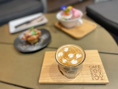 ☕️ Hot Latte. (Price 60 Baht.)