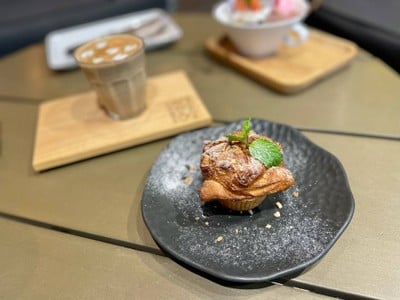 🥧 Kouign-amann. (Price 89 Baht.)