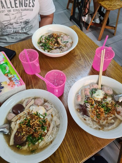 อาหาร หรือ เครื่องดื่ม