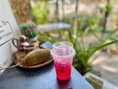 🥤Red Syrup Soda. (Price 55 Baht.)