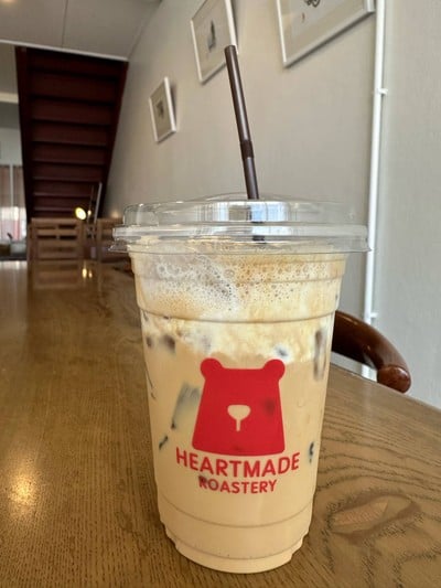 Mr.Proud กาแฟนม น้ำตาลมะพร้าว ท้อปด้วยโฟมชีส โรยขนมขี้มอด ชนะเลิศภาคใต้ 2018