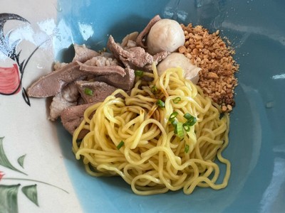 หมี่แห้งพิเศษ