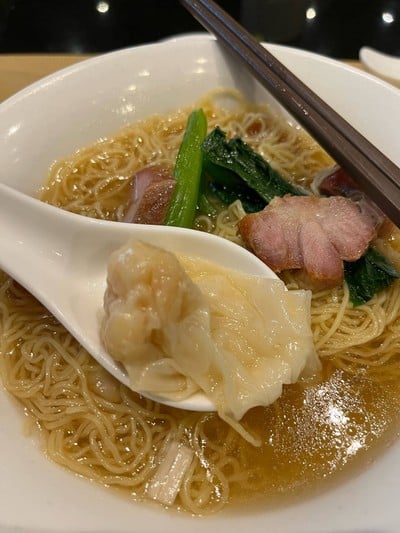 บะหมี่เกี๊ยวกุ้งหมูแดง