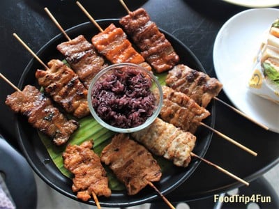 ข้าวเหนียวหมูปิ้ง