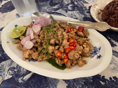 หมูคั่วกะปิ