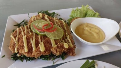 เมนูของร้าน The Three Little Pigs ท่าตลาด