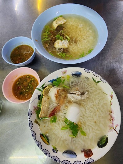 อาหาร หรือ เครื่องดื่ม