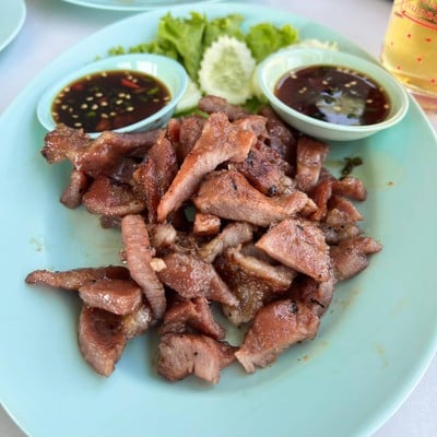 อาหาร หรือ เครื่องดื่ม