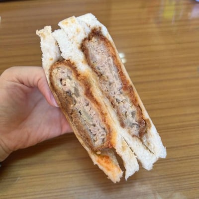 แซนวิชหมูสับกับหัวหอมใหญ่