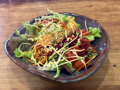 ไสปซี่แซลมอนสลัด Spicy salmon salad