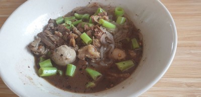 เส้นเล็กน้ำตกเนื้อ
