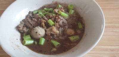 เส้นเล็กน้ำตกเนื้อ