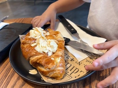 BLACK (Black Specialty Coffee & Slow bar) โครงการ เดอะ ฮับ พหลฯ อารีย์