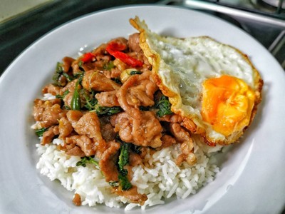 ข้าวกระเพราเนื้อ