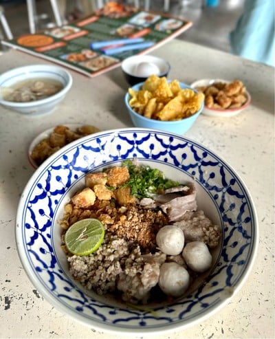 ก๋วยเตี๋ยวต้มยำสุโขทัยแห้ง