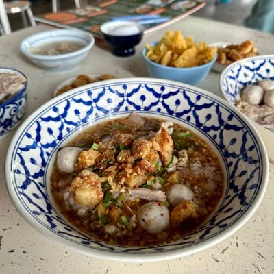 ก๋วยเตี๋ยวสุโขทัยต้มยำ