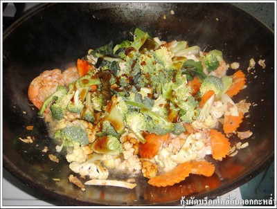 วิธีทำ กุ้งผัดบร็อกโคลี่กับดอกกะหล่ำ