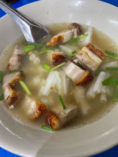 ก๋วยจั๊บหมูกรอบ