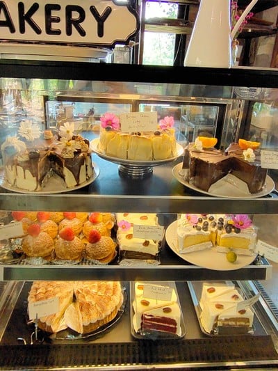 อาหาร หรือ เครื่องดื่ม