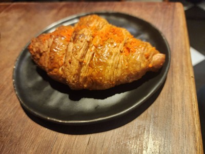 ครัวซอง ไส้ลาวาไข่เค็ม