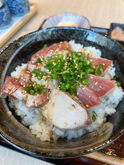 ชุดข้าวหน้าสเต็กฮงมากุโระ