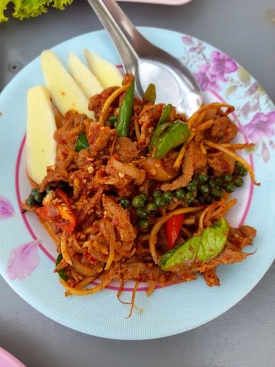 ผัดเผ็ดหมูป่า