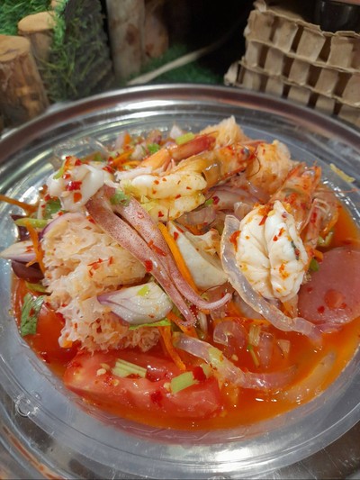 อาหาร หรือ เครื่องดื่ม