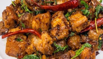 อาหาร หรือ เครื่องดื่ม