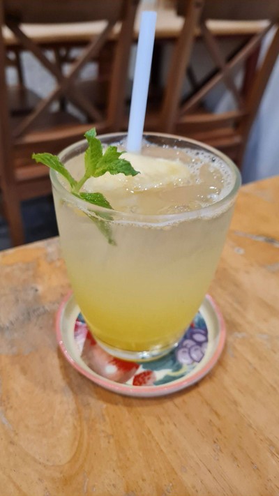 สัปปะรดโซดา