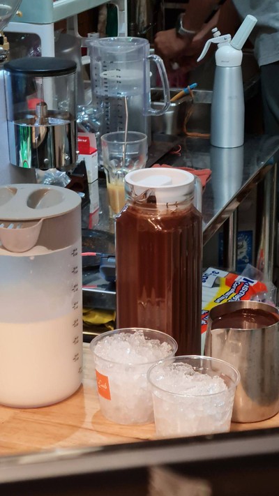 อาหาร หรือ เครื่องดื่ม