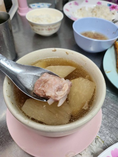 ไชเท้าตุ๋นซี่โครงหมู
