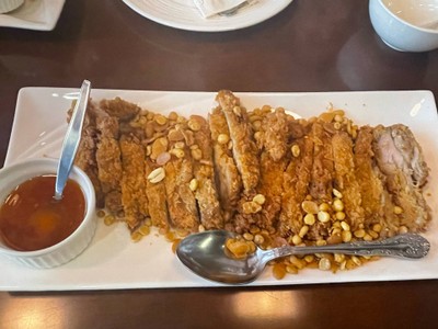 ไก่ชุบเกล็ดขนมปังทอด