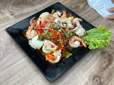 ยำวุ้นเส้นทะเล