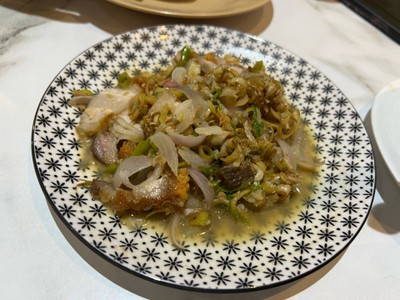 หมูกรอบคั่วเคยเค็ม