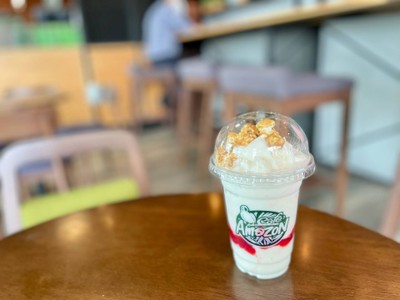 🥛 Poppy Strawberry Butter Corn Frappe. (Price 75 Baht.)