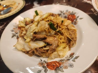ขนมจีนผัดซีอิ๊วหมู หรือ ไก่