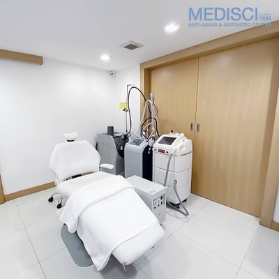 Medisci Clinic สาขา Taka Town คลินิกผิวหนัง สุขุมวิท 39