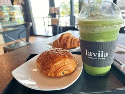 lavila cafe ไทรน้อย