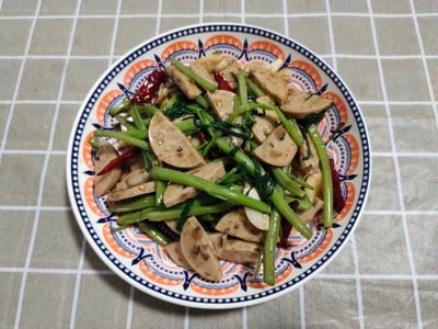ผัดผักบุ้งไฟแดงหมูยอ