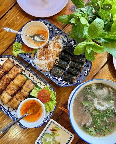 แหนมเนือง