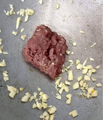 วิธีทำ มะระผัดไข่ใส่หมูสับ