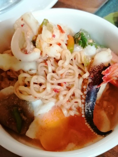 อาหาร หรือ เครื่องดื่ม