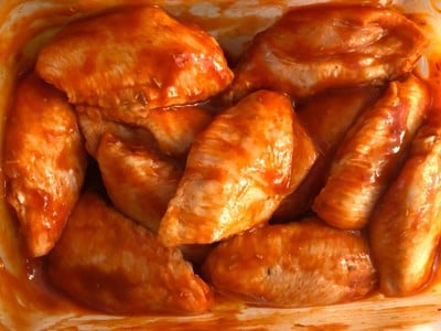 วิธีทำ ปีกกลางไก่อบซอสโคชูจัง วิธีทำ ปีกกลางไก่อบซอสโคชูจัง