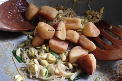 วิธีทำ เต้าหู้ไข่ผัดถั่วงอกหัวโต วิธีทำ เต้าหู้ไข่ผัดถั่วงอกหัวโต