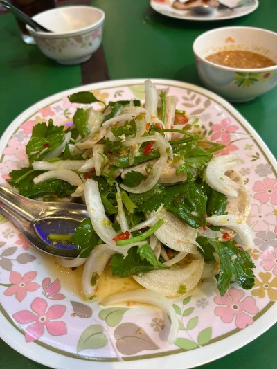 ยำหมูยอ