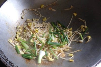 วิธีทำ เต้าหู้ไข่ผัดถั่วงอกหัวโต วิธีทำ เต้าหู้ไข่ผัดถั่วงอกหัวโต